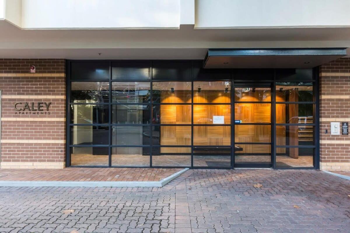 1 Bedroom With Parking Pool And Gym *