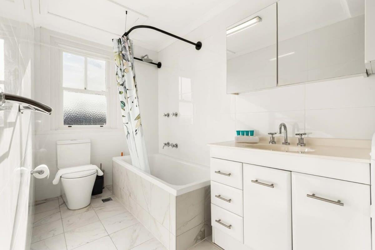 Apartment Beachfront Serenity Bondi *