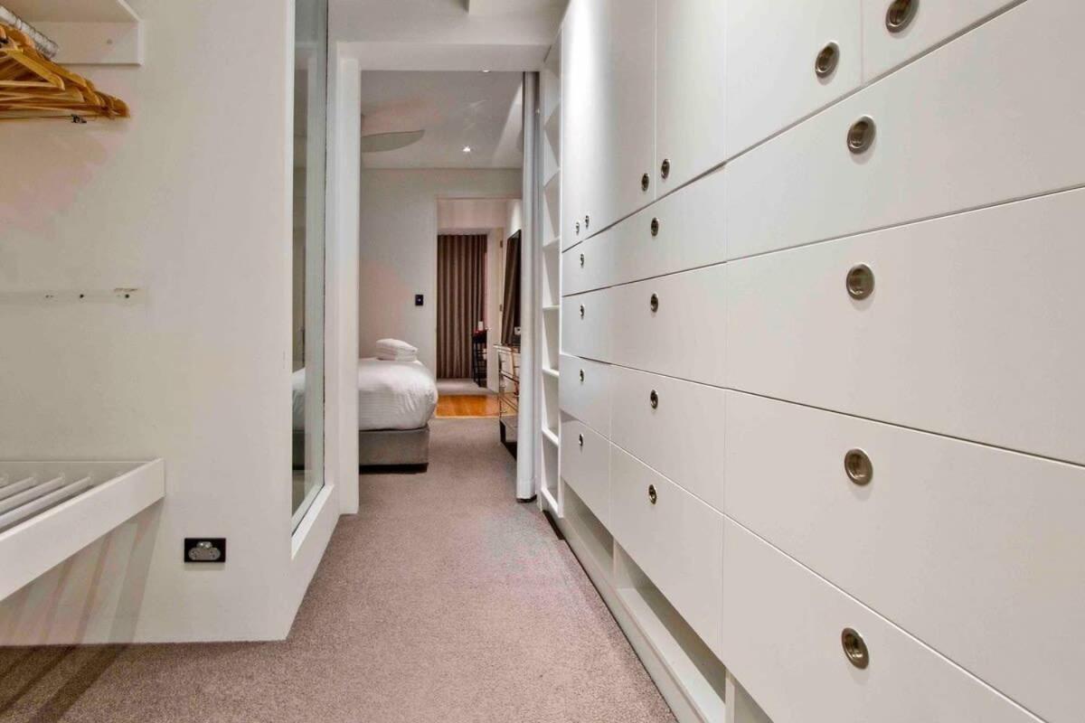 3 Storey House Walk To Fox Scg &