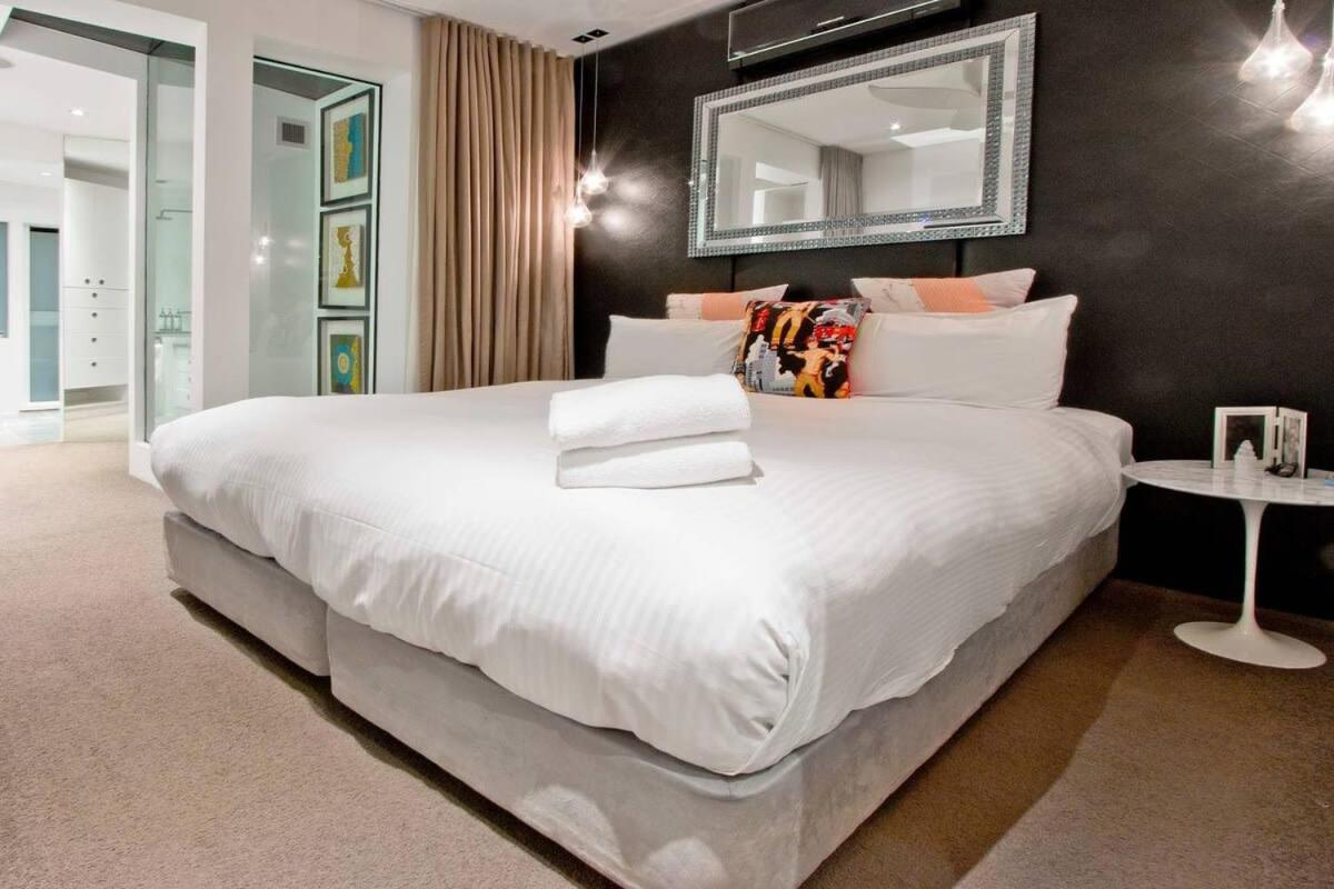 Holiday home 3 Storey House Walk To Fox Scg & *
