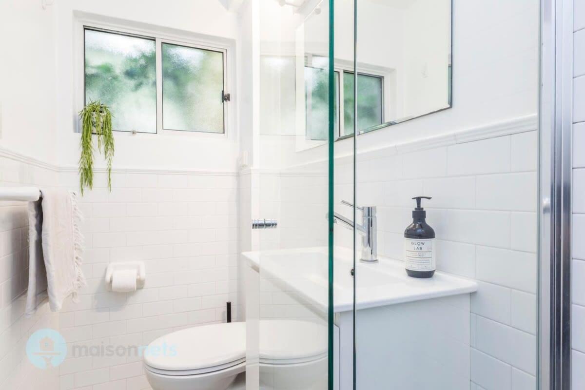 1 Bdrm Manly Beachside With Parking