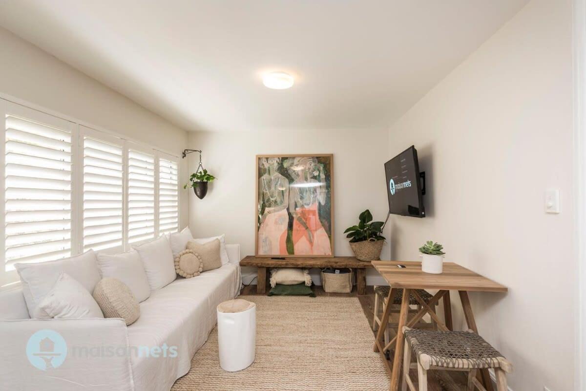 1 Bdrm Manly Beachside With Parking Apartment *