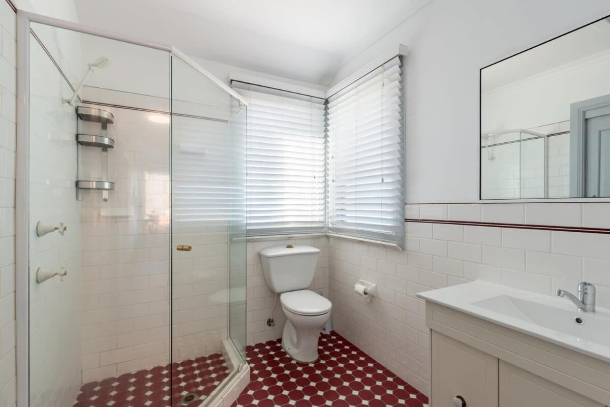 Boutique Private Rm Situated In The Heart Of Burwood 3 * Sydney
