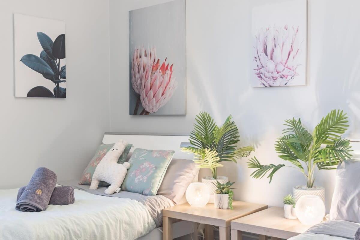 Boutique Private Rm Situated In The Heart Of Burwood 3