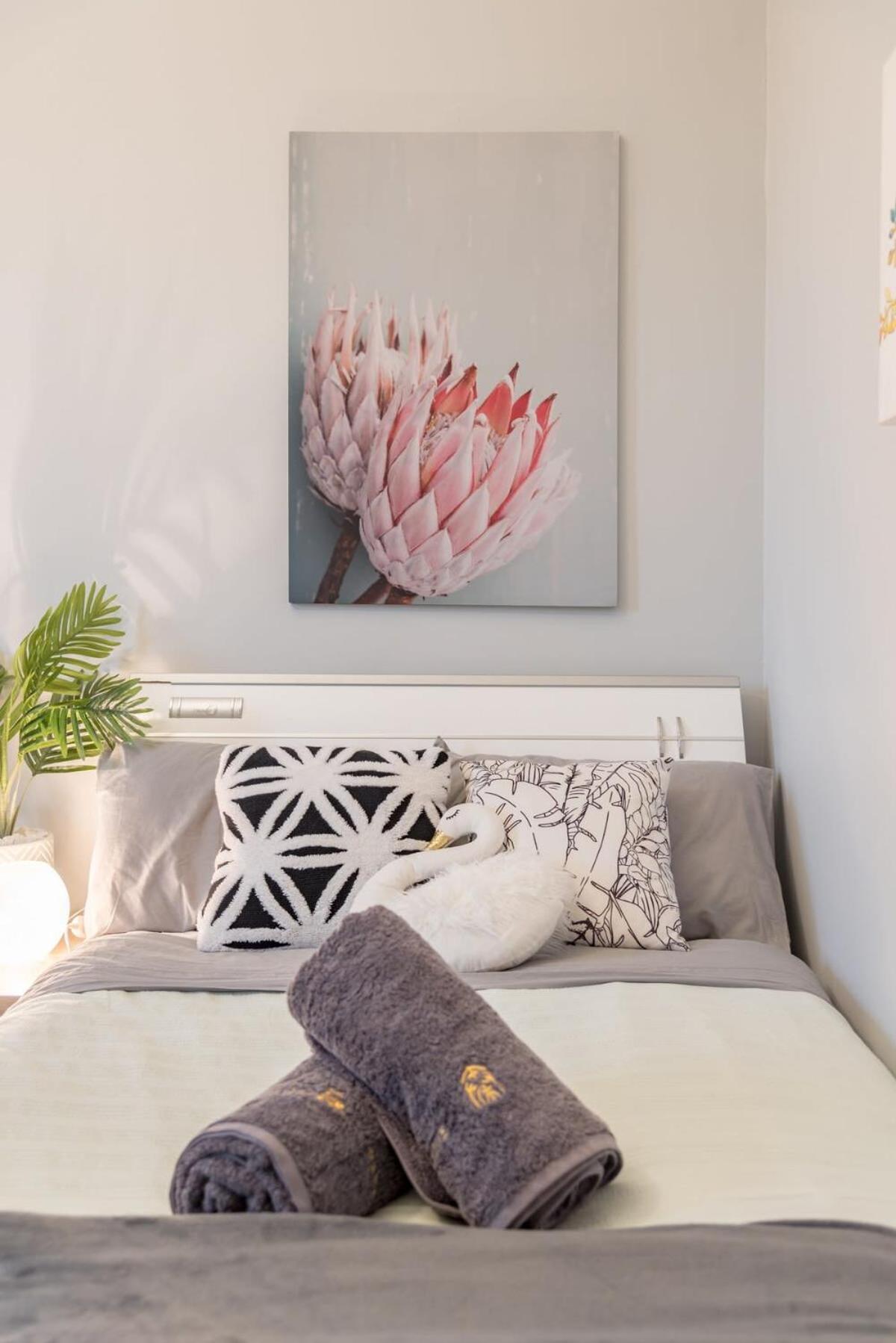 Boutique Private Rm Situated In The Heart Of Burwood 3 * Sydney