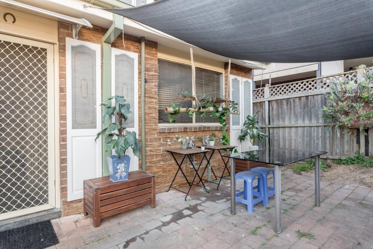 Boutique Private Rm Situated In The Heart Of Burwood 3 *