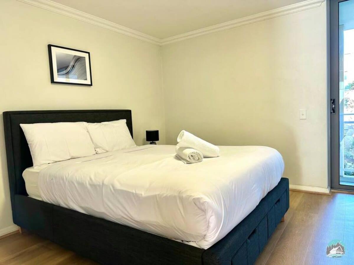 Aircabin - Strathfield - Walk To Station - 2 Beds *