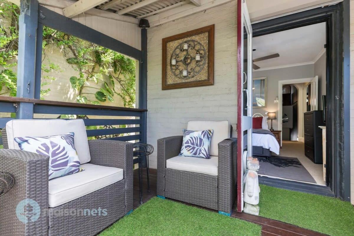 3 Bedroom House With Large Courtyard & City Views
