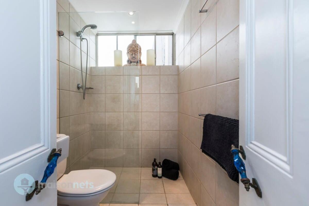 3 Bedroom House With Large Courtyard & City Views Bahay bakasyunan *