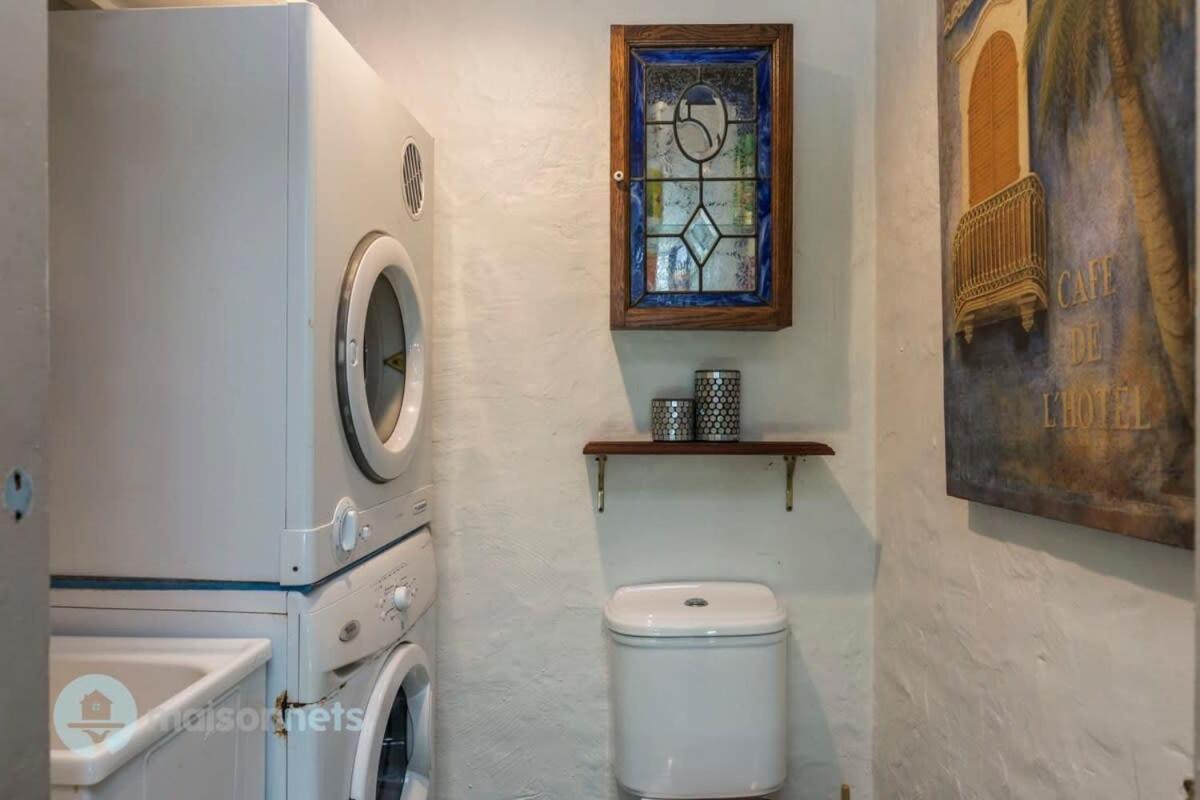 3 Bedroom House With Large Courtyard & City Views