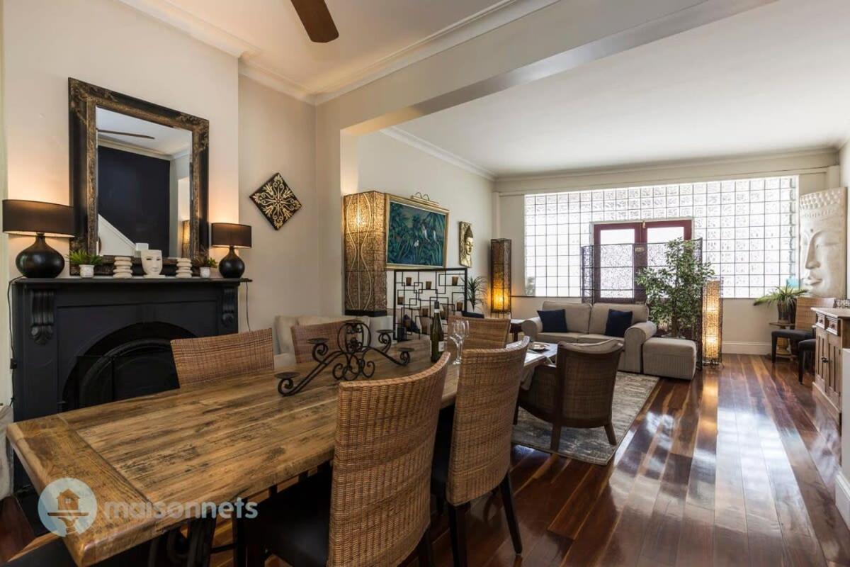 3 Bedroom House With Large Courtyard & City Views