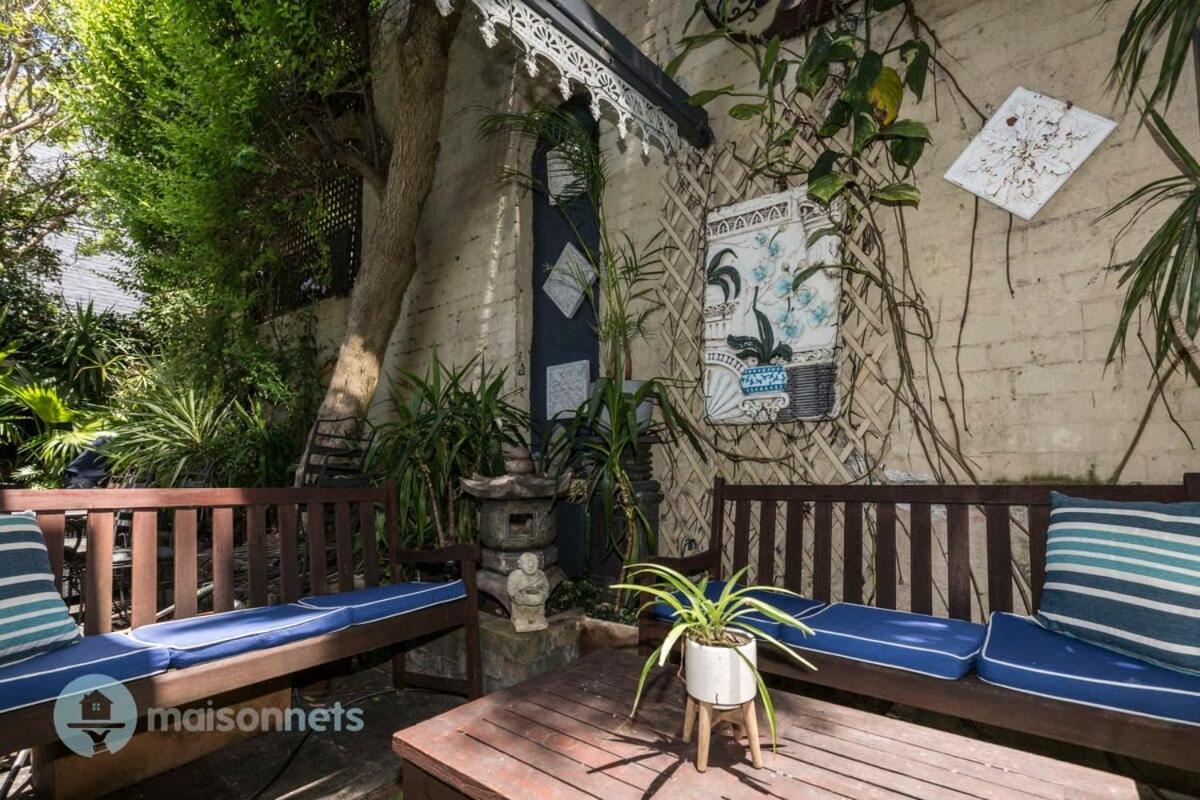3 Bedroom House With Large Courtyard & City Views
