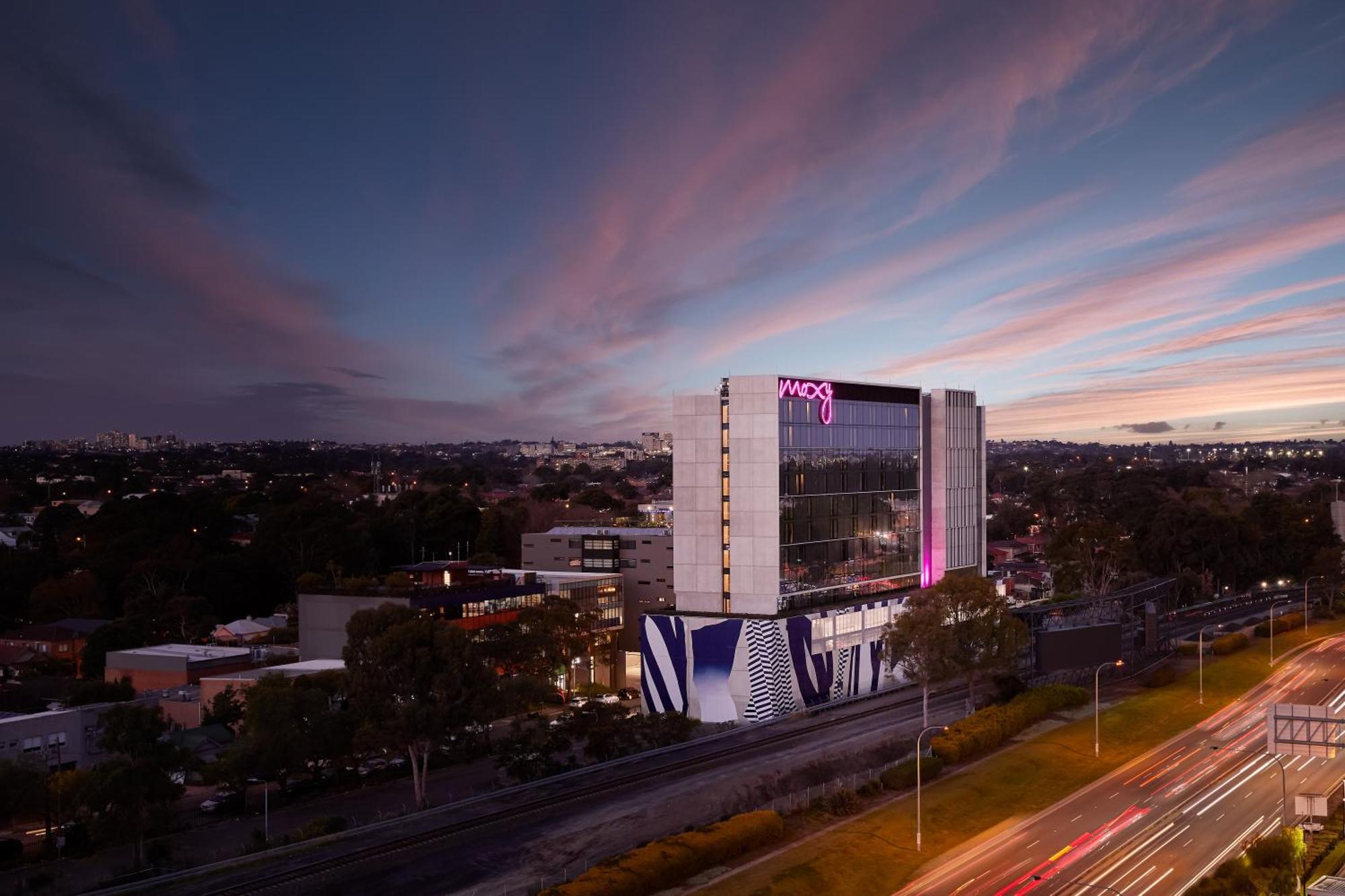Hotel Moxy Airport Sidney