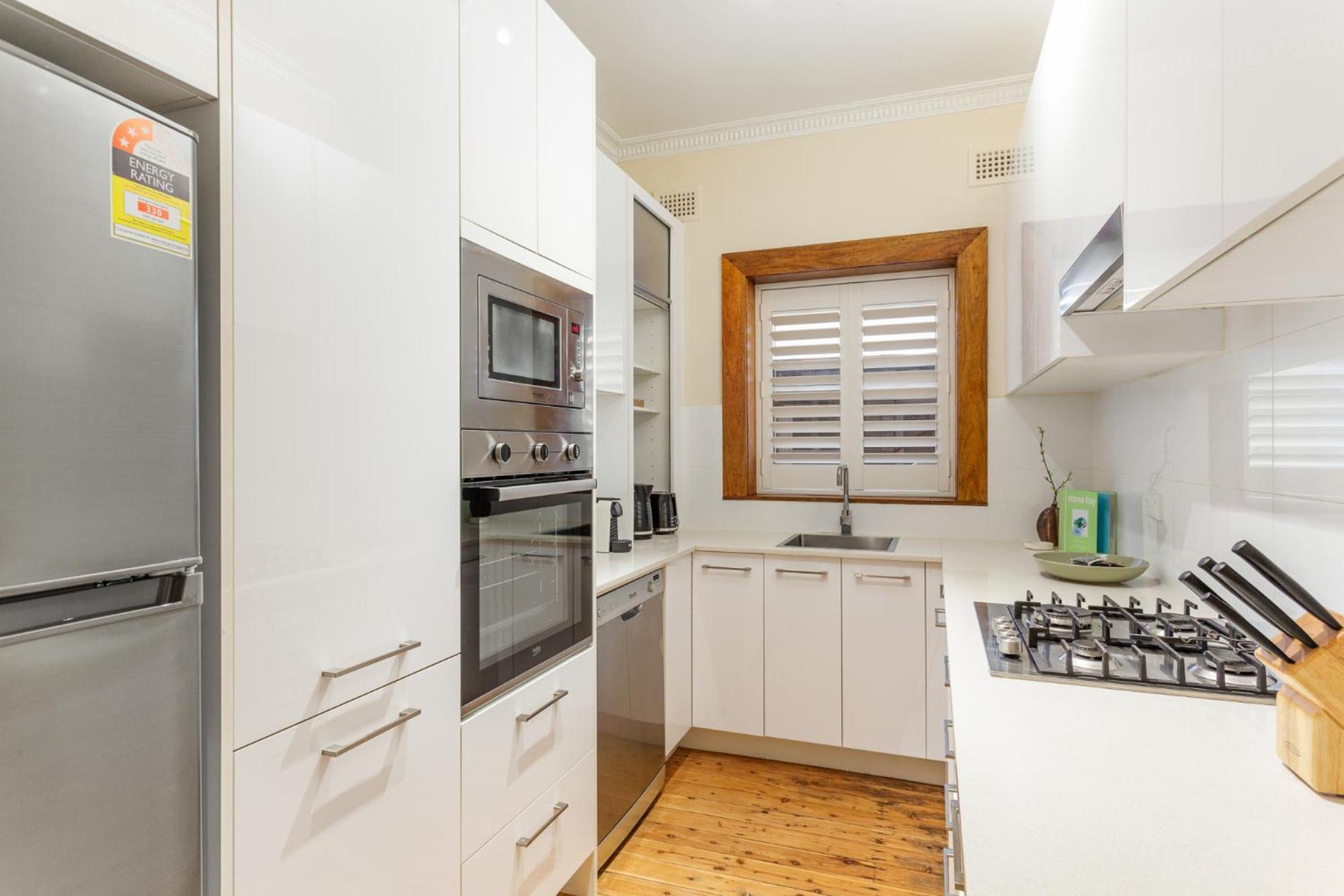 Beachside Living In Modern 2 Bedroom Apartment Sydney