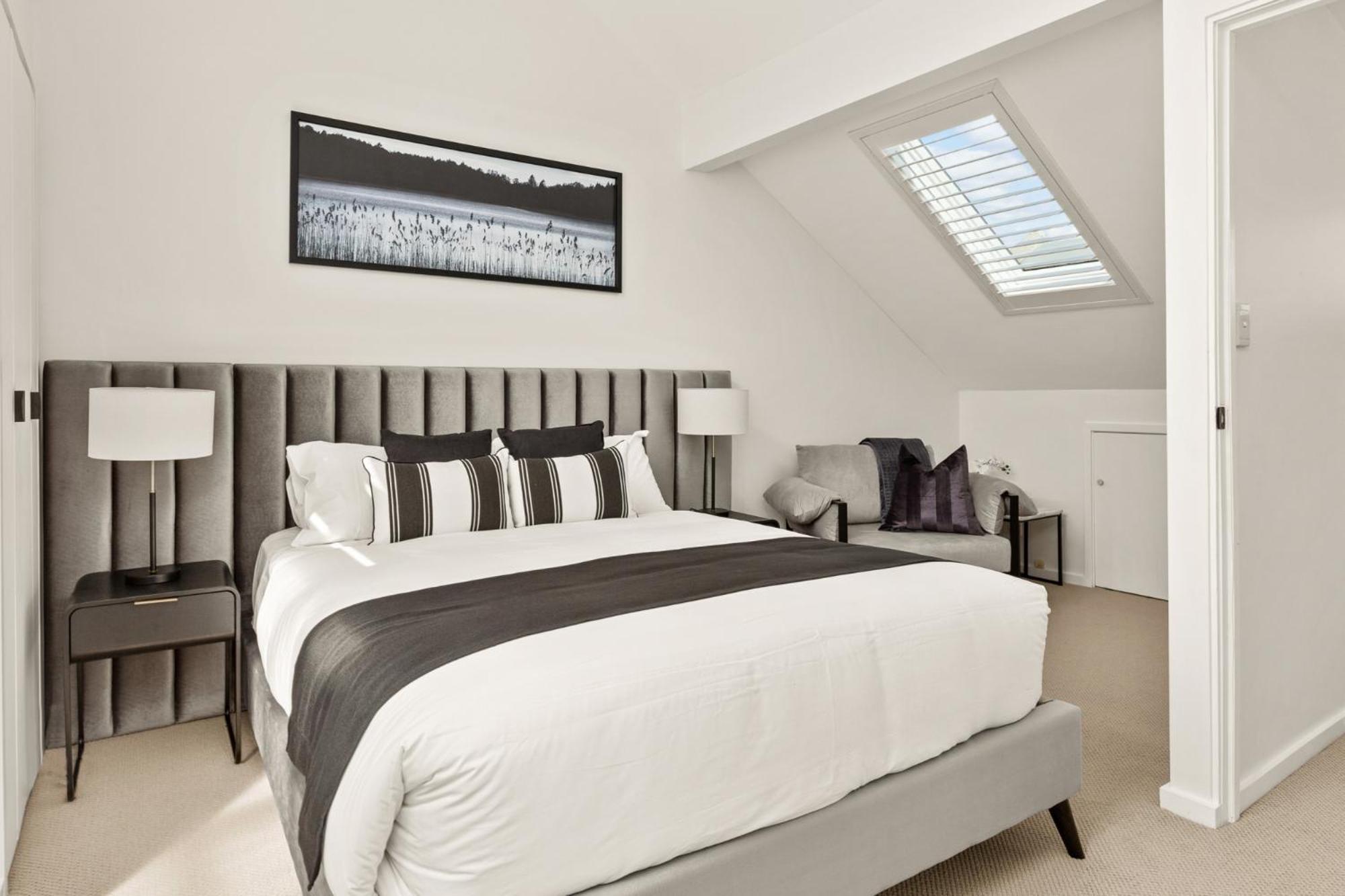 Central 2-bed Terrace House By The Harbour