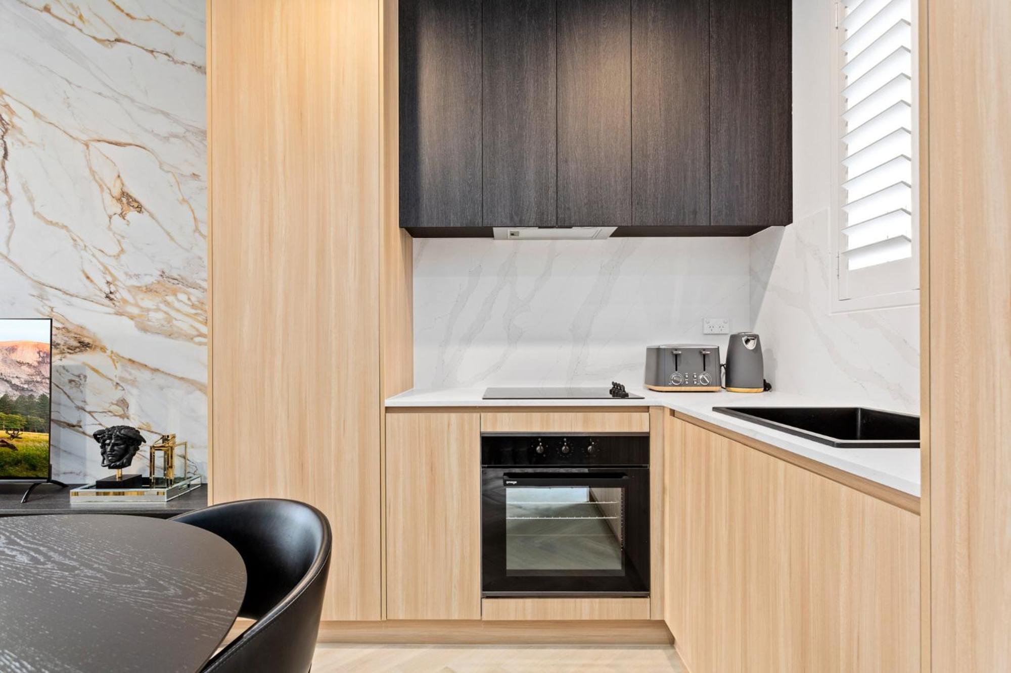 Central 2-bed Terrace House By The Harbour