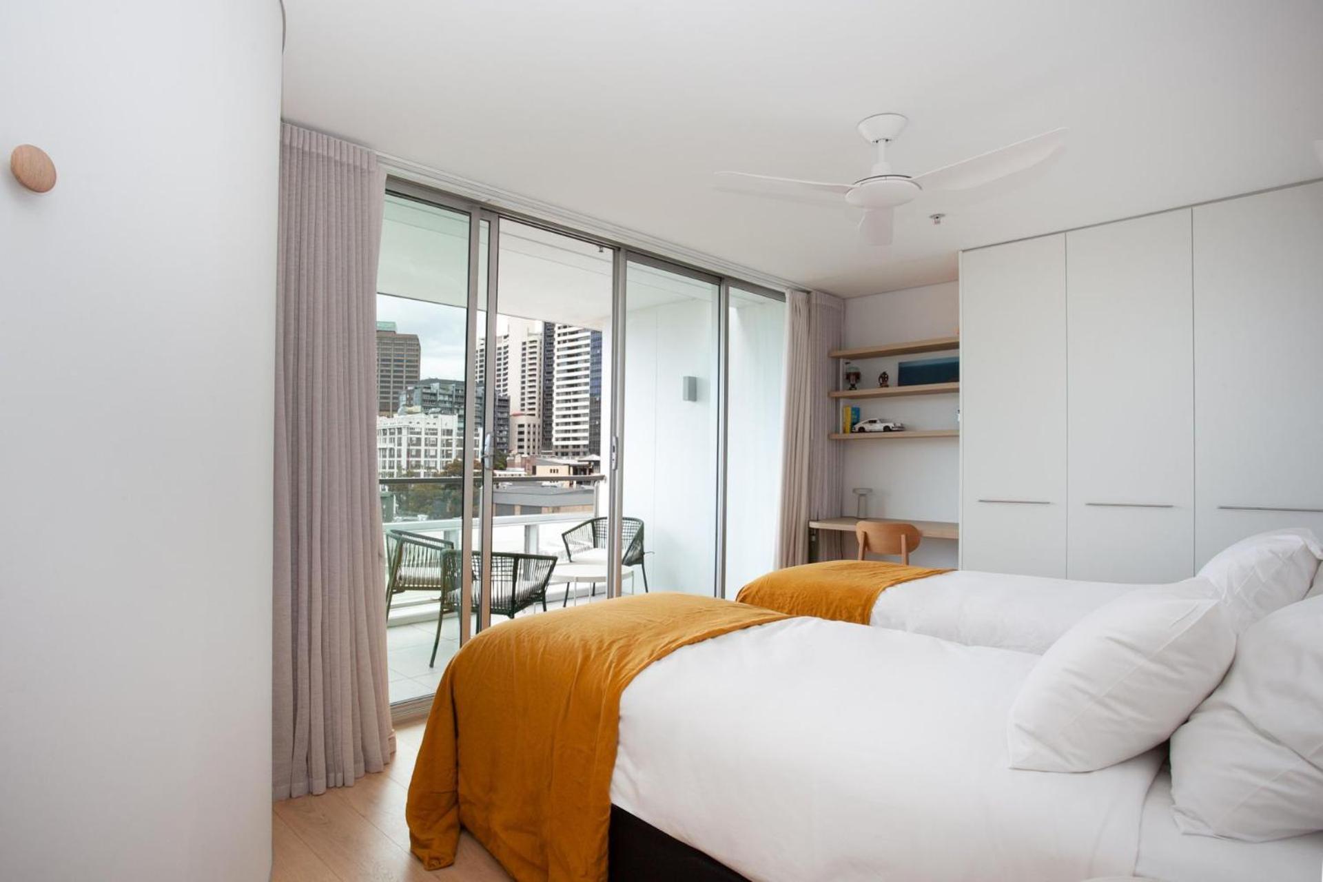 Poolside Glamour Woolloomooloo Apartment Sydney