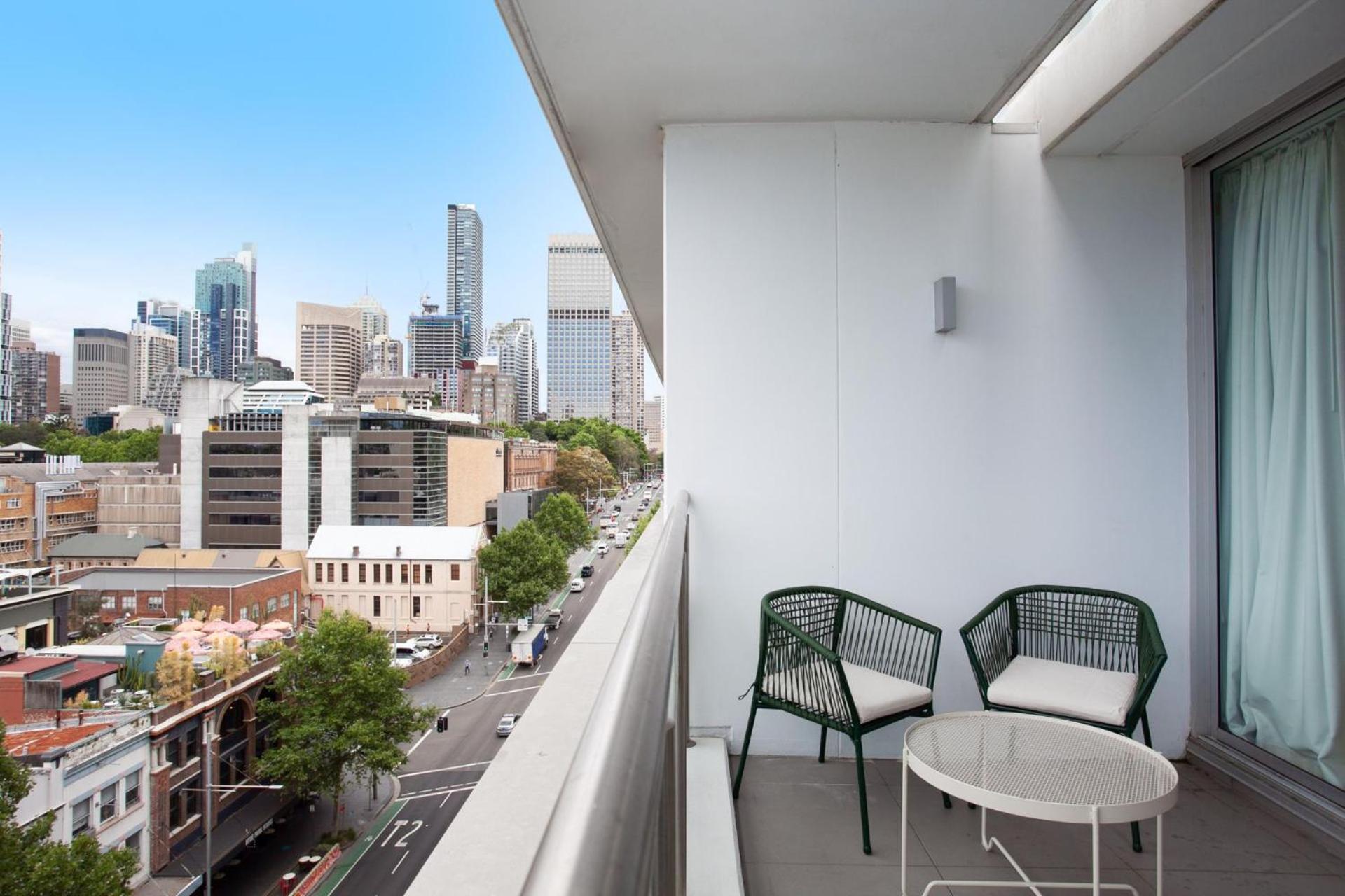 Poolside Glamour Woolloomooloo