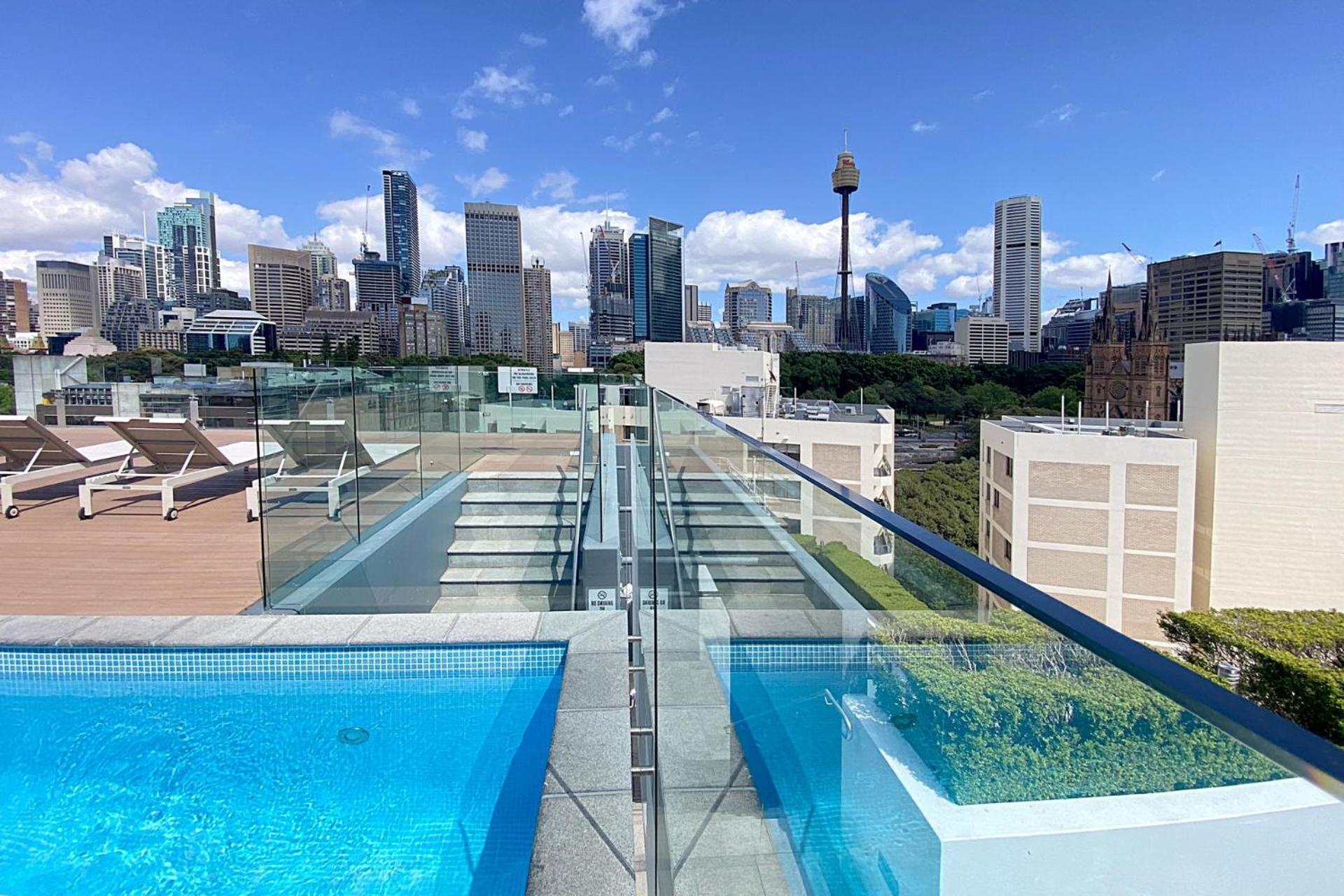 Poolside Glamour Woolloomooloo Apartment