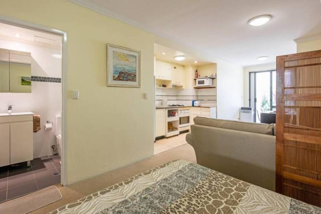 Convenient Studio With Courtyard Apartamento *