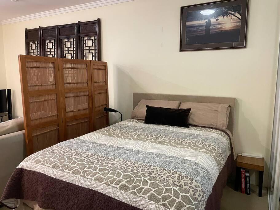 Convenient Studio With Courtyard * Sidney