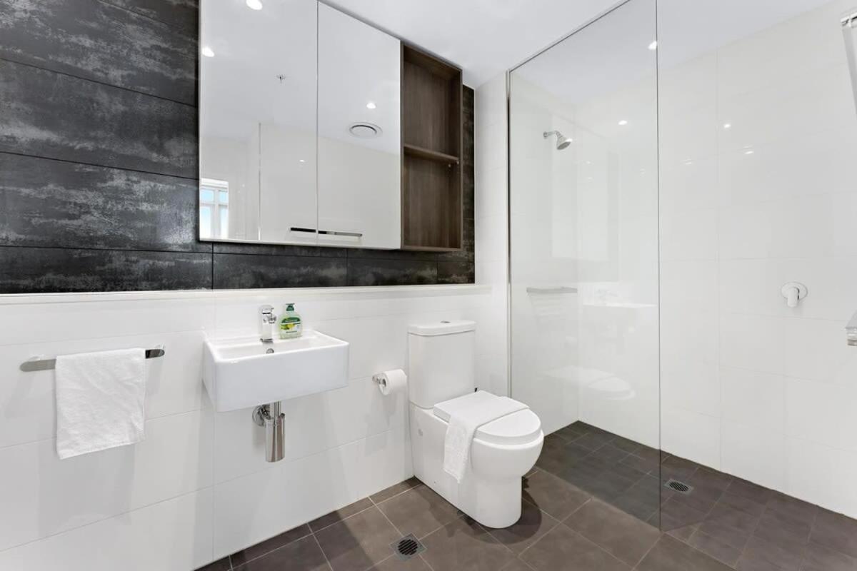 Chatswood Cbd 2br L Balcony L Parking L Office Sidney