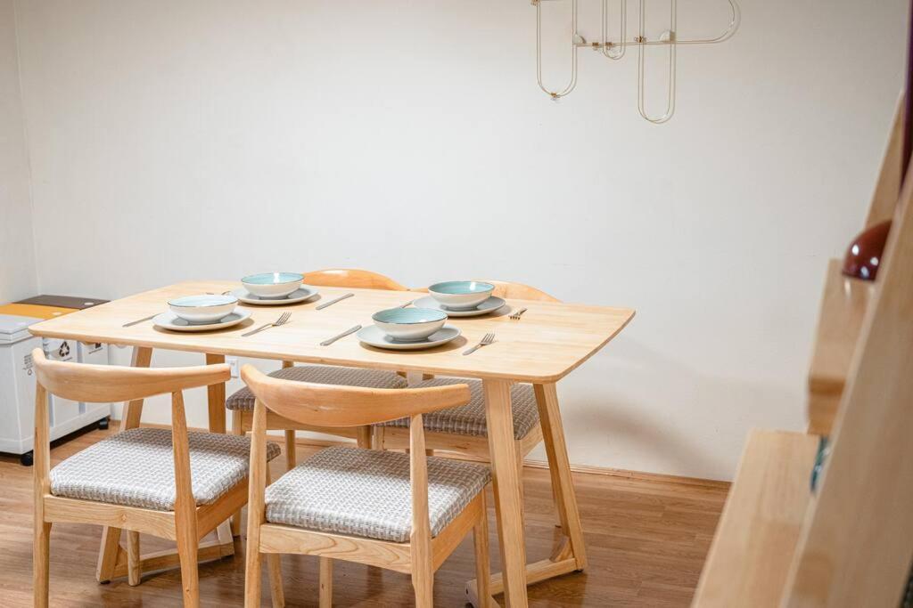 Burwood Near Train & Shopping & Park With Car Park * Sydney