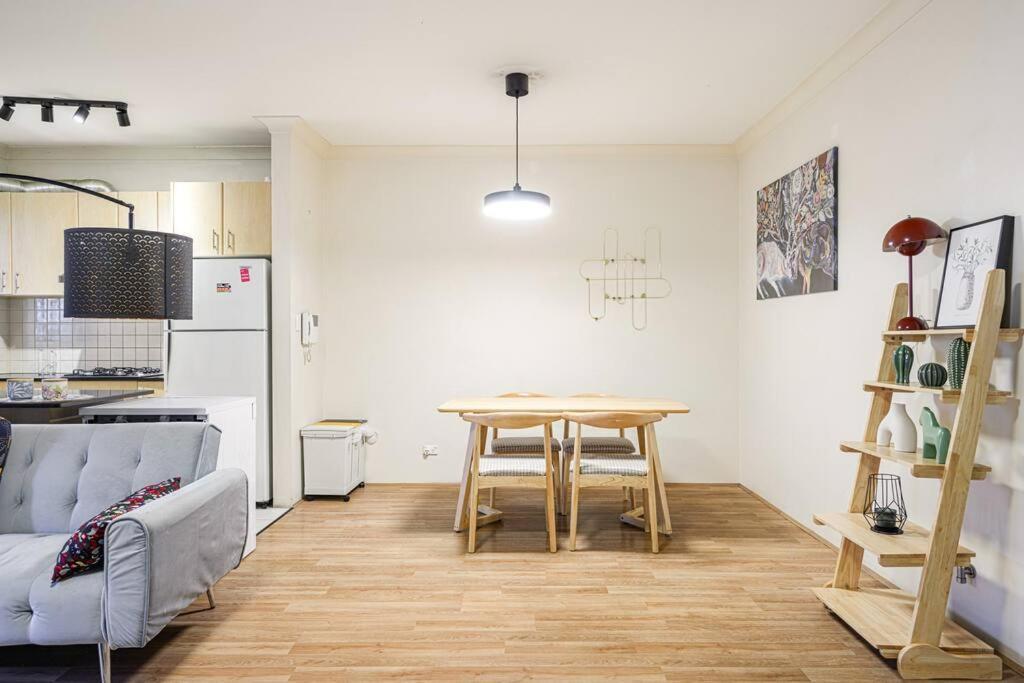 Apartment Burwood Near Train & Shopping & Park With Car Park Sydney