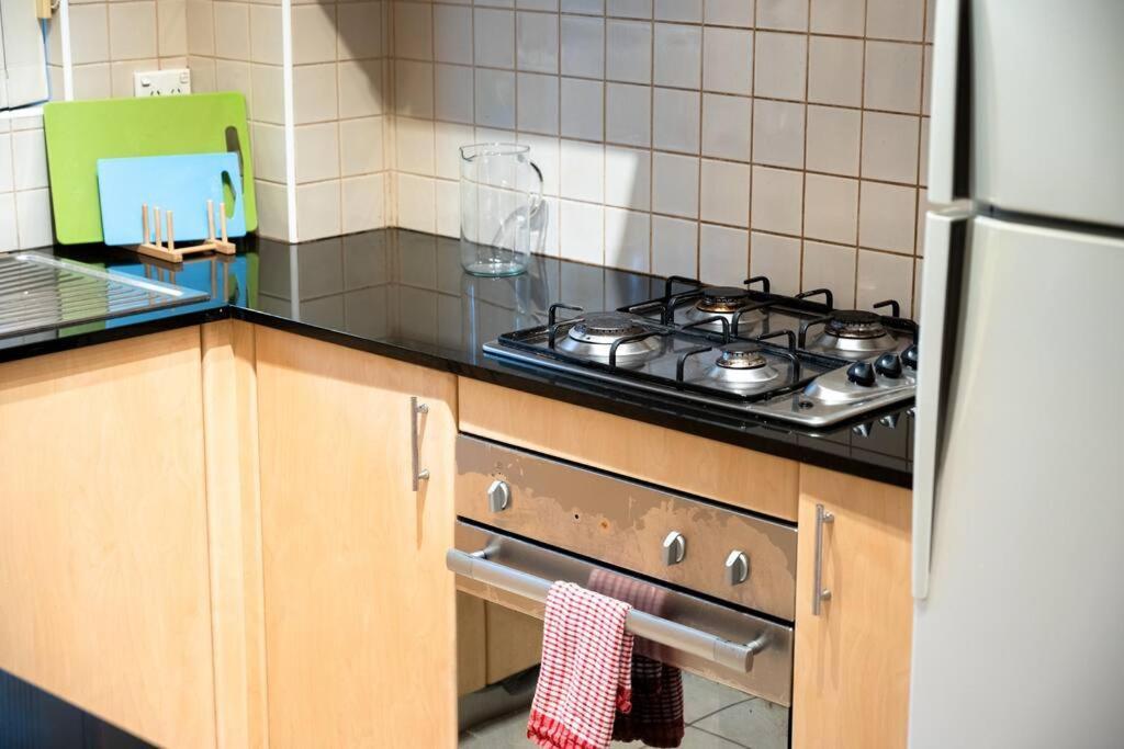 Burwood Near Train & Shopping & Park With Car Park