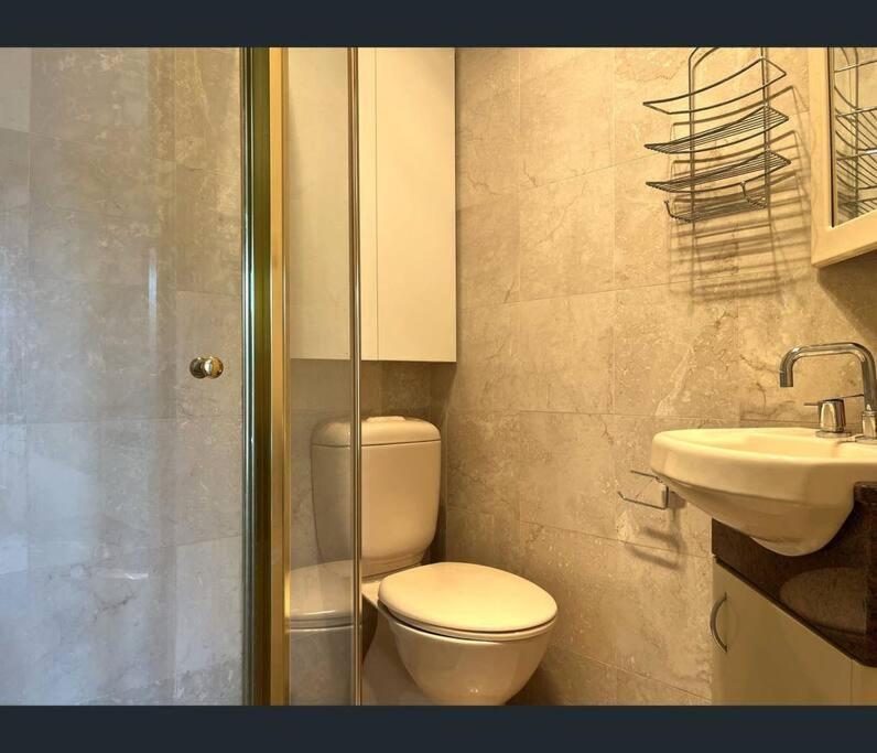 Cozy 4-bedroom Family House In Central Chatswood *
