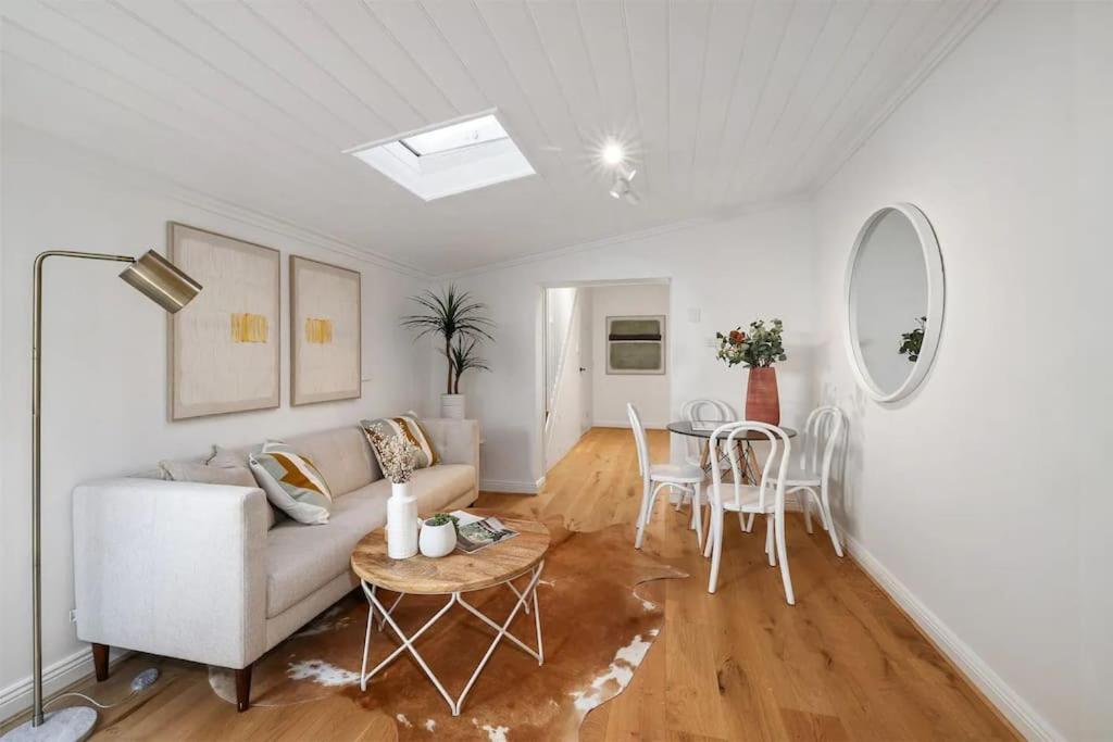 Balmain Cozy 3 Bed House * Sydney