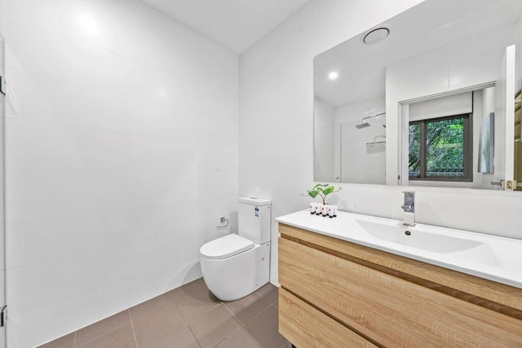 Rooftop 2 Bed With Terrace At Newtown Apartment