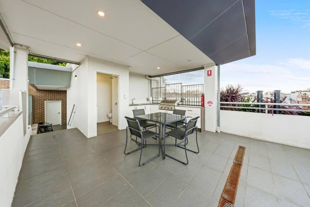 Rooftop 2 Bed With Terrace At Newtown *