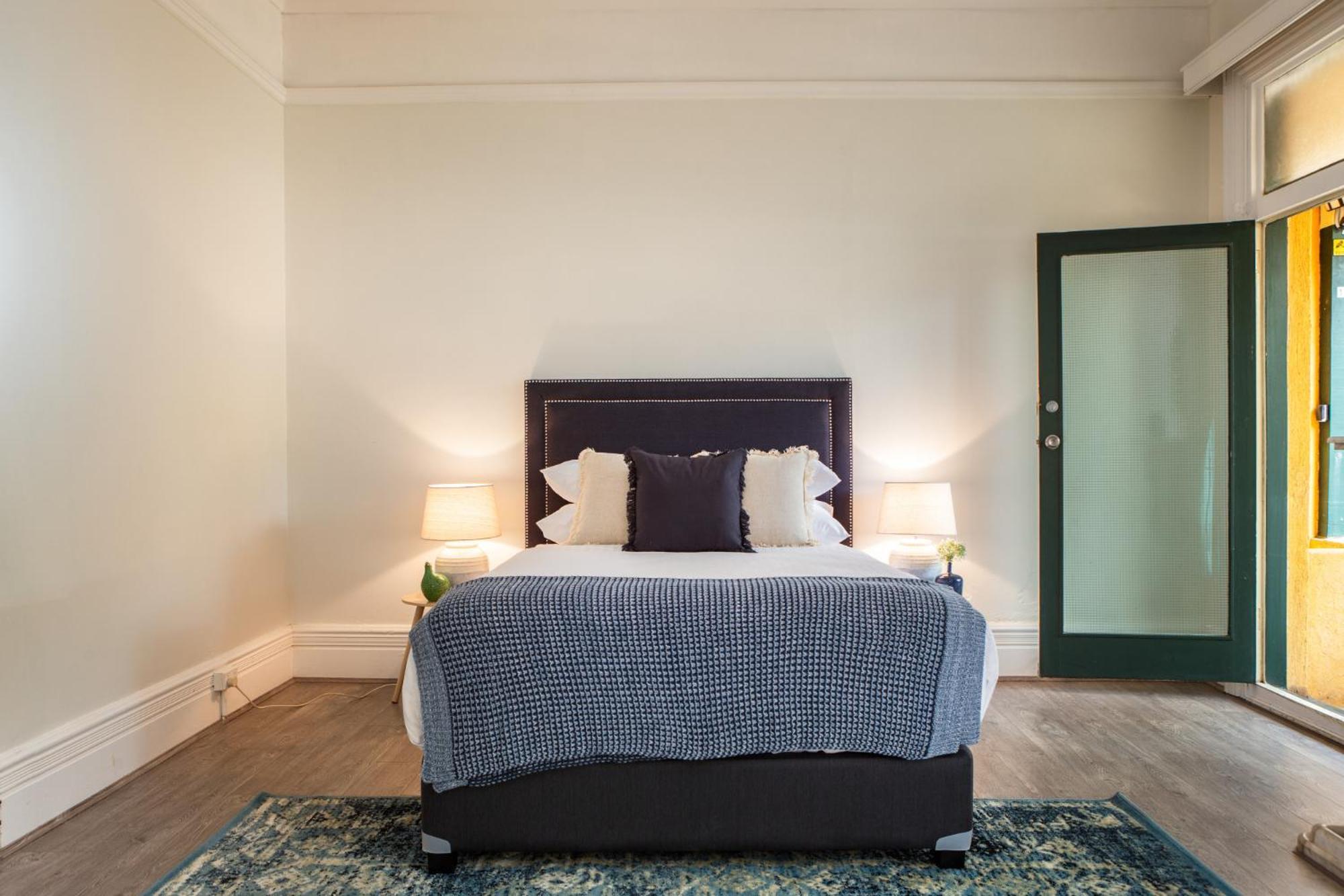 2-bed With Private Parking Apartment Sydney