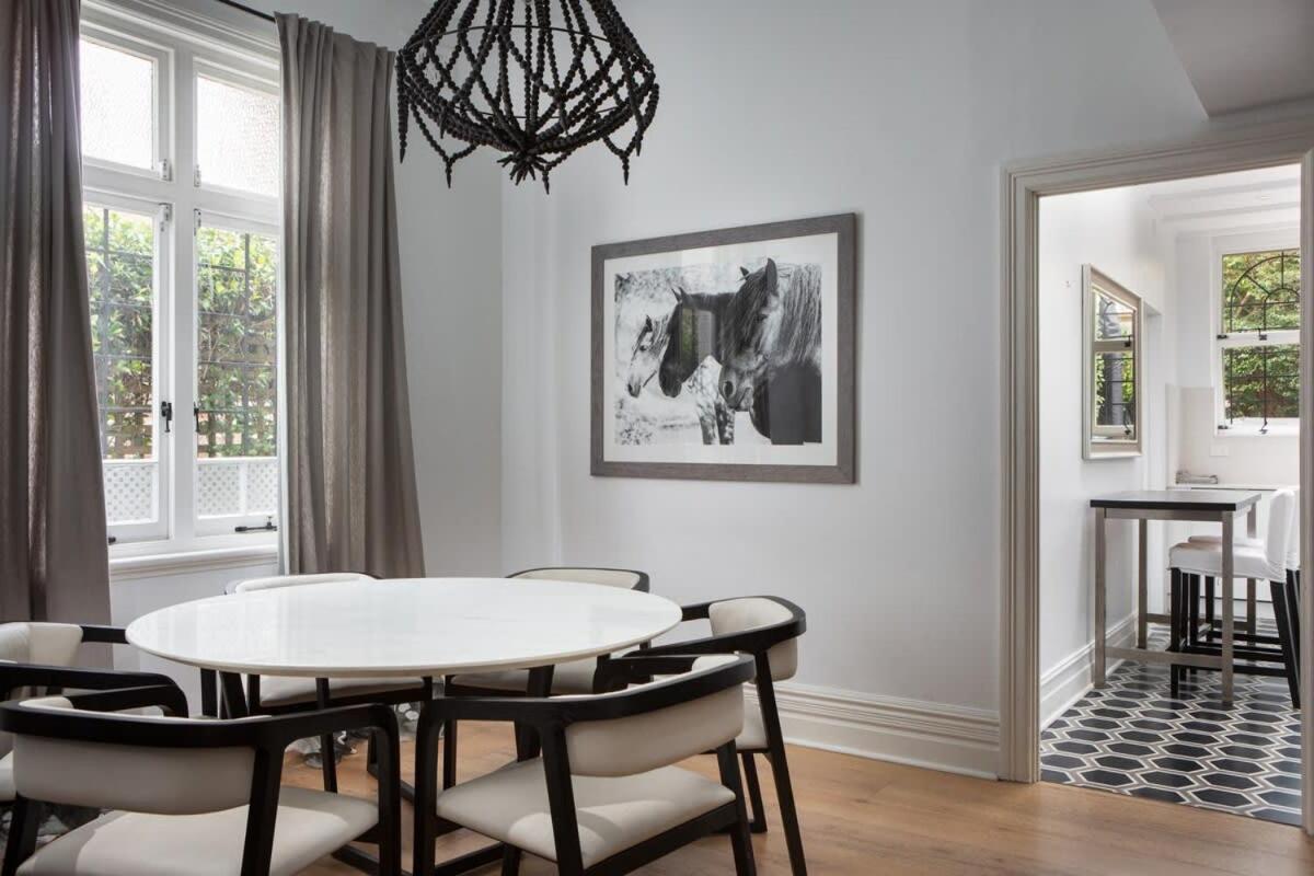 Casa de férias Elegant 3-bed Heritage House With Swimming Pool Sidney