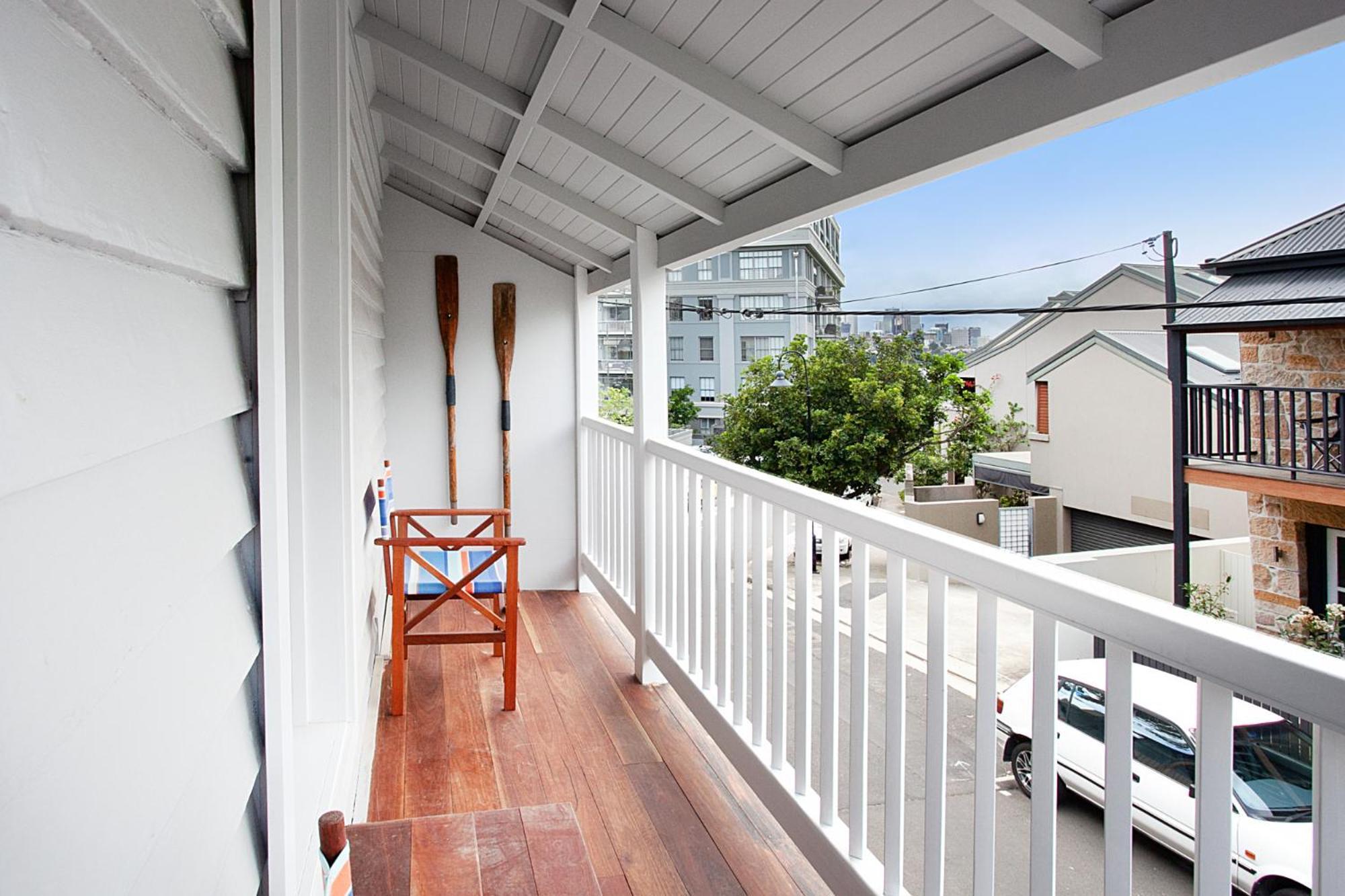 Spacious 3-bed Family House With Courtyard Sidney