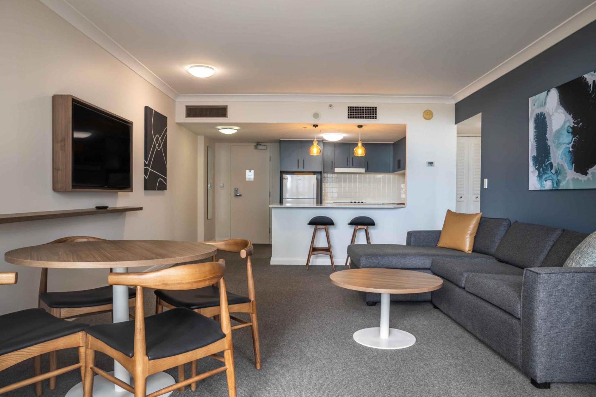 1-bed With Parking, Pool, Sauna & Gym Sydney