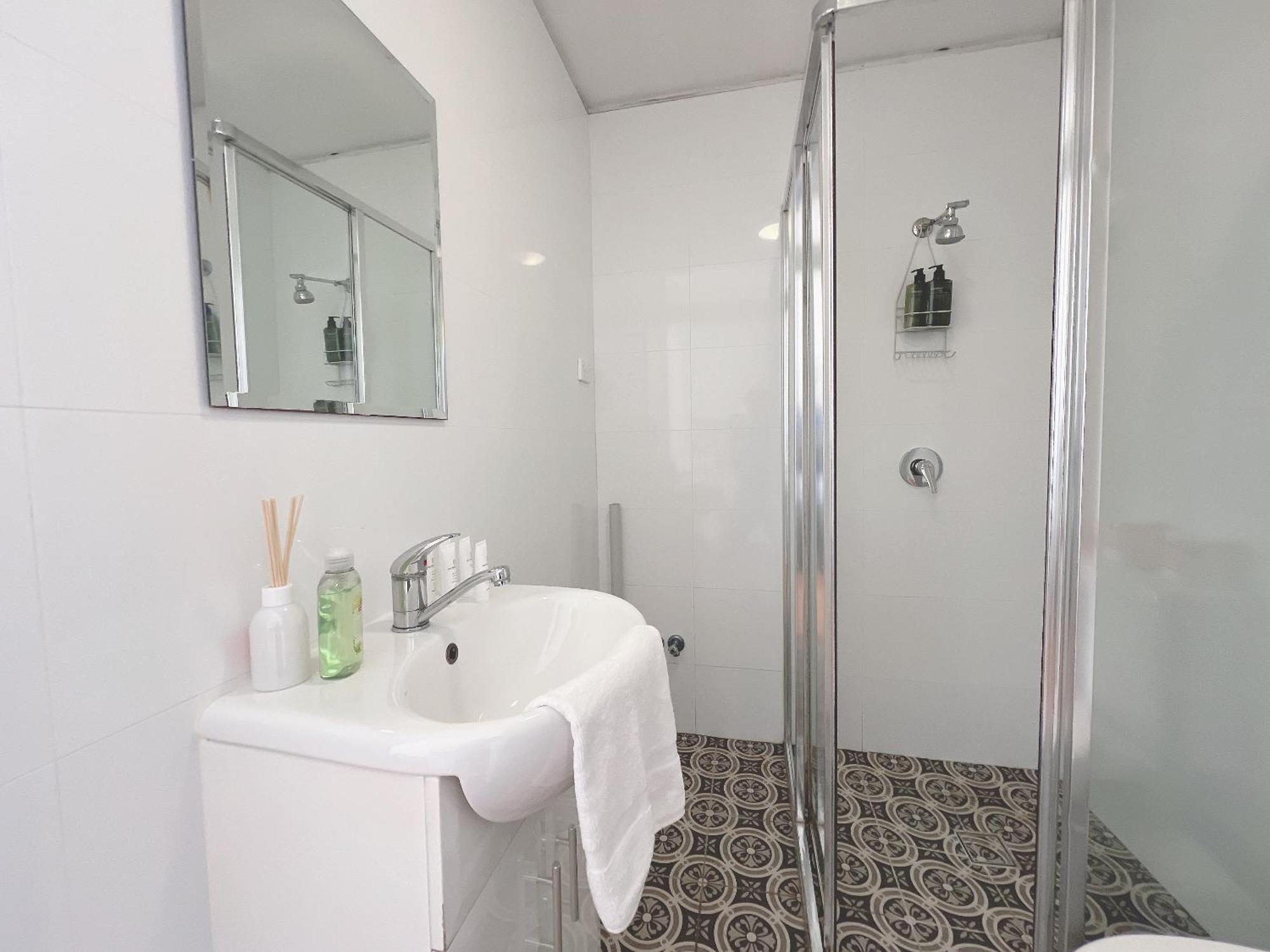 307 Malabar Road Units In * Sidney