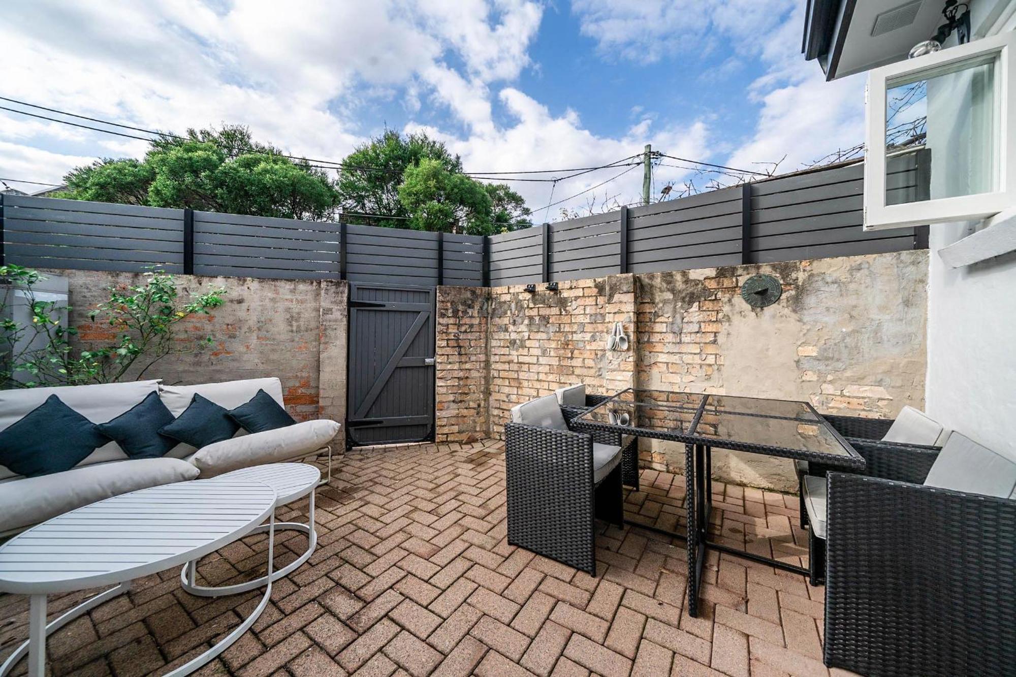 'the Enmore' - In The Heart Of Everything Newtown Holiday home