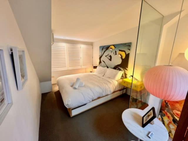 3 Storey House Walk To Fox Scg & Holiday home *