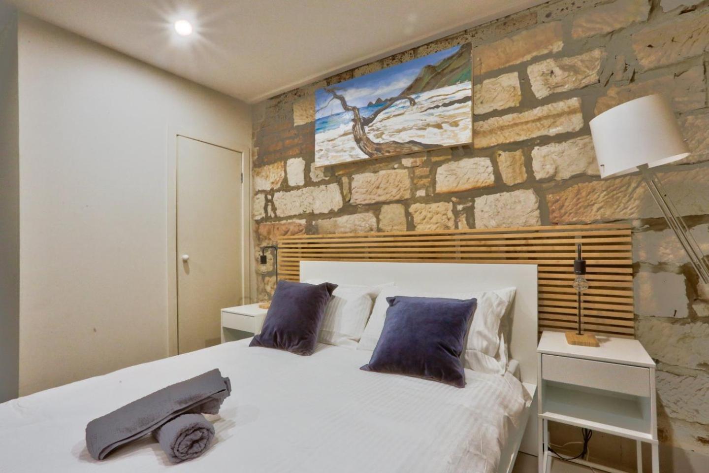 Unique 1 Bedroom House At The Centre Of Pyrmont *