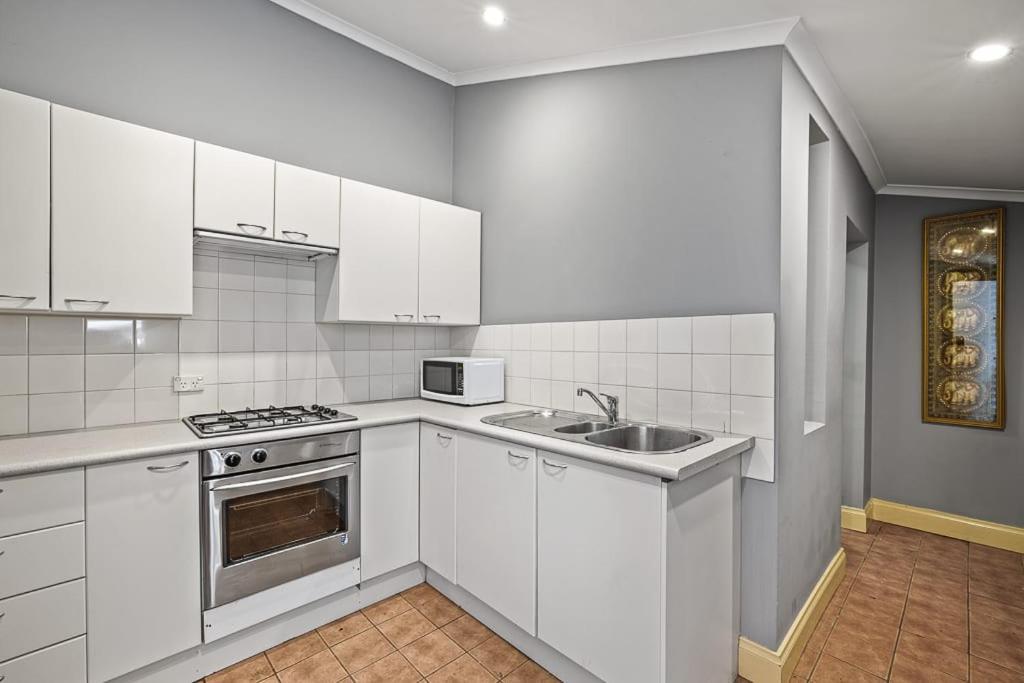 Cozy Single - Seconds To Station - Nearby Cbd Usyd Uts - Shared Bathroom Sydney