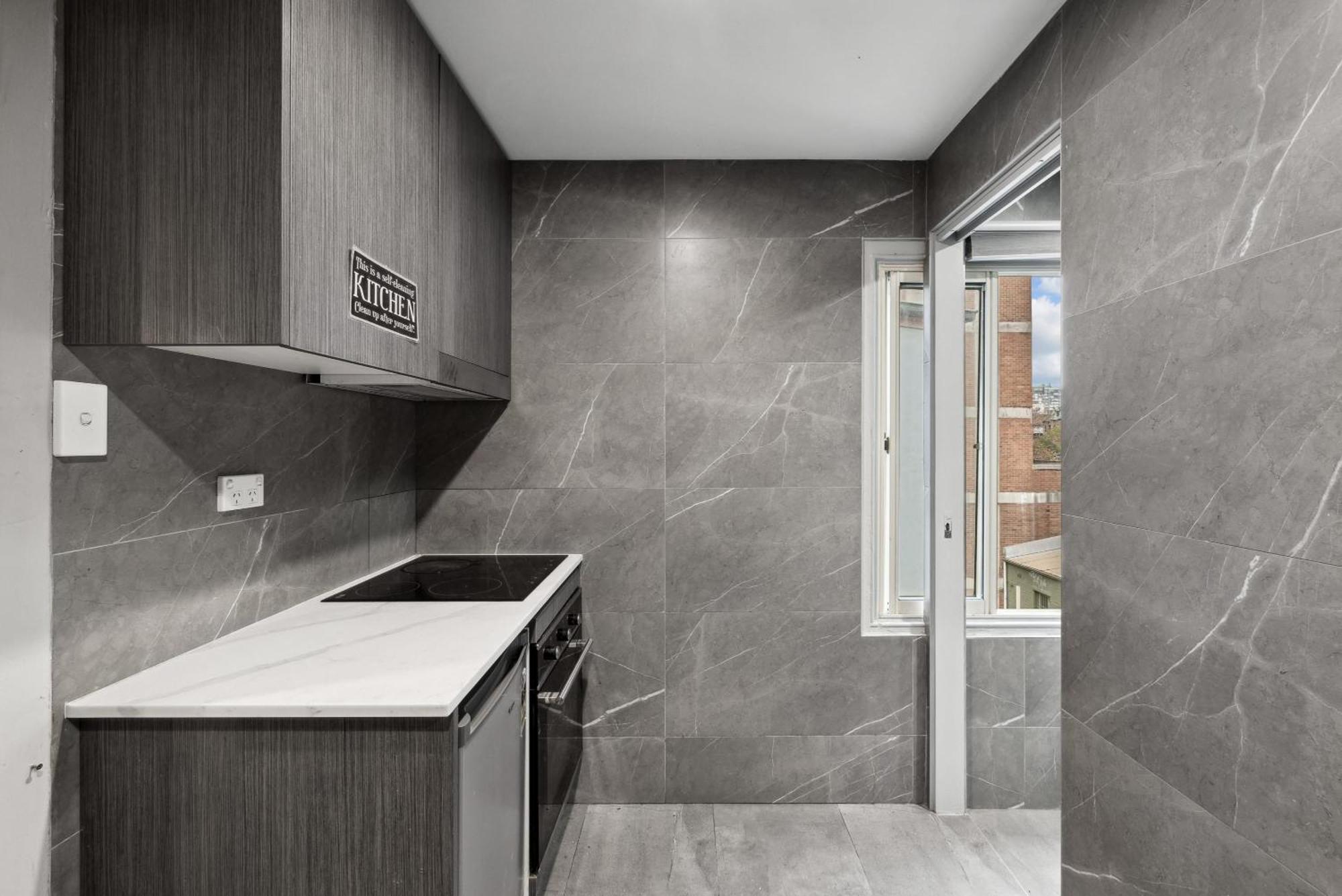 Gasthof Standard Triple - Luxe Spot - Next To - Shared Bathroom