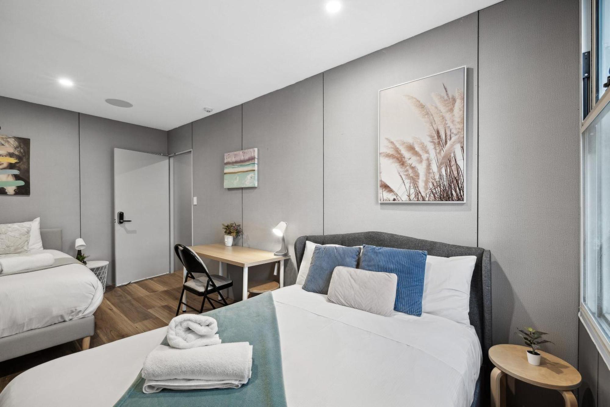 Gasthof Standard Triple - Luxe Spot - Next To - Shared Bathroom *