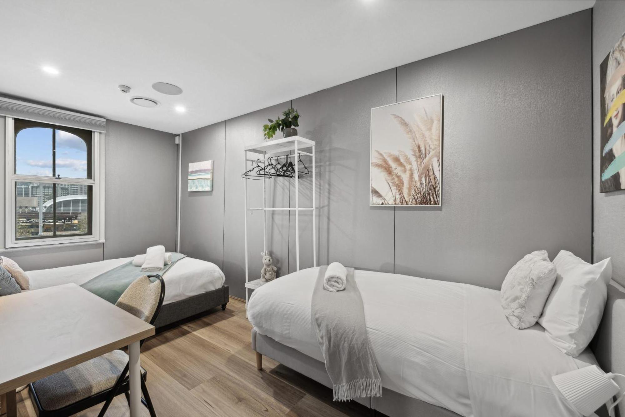 Gasthof Standard Triple - Luxe Spot - Next To - Shared Bathroom