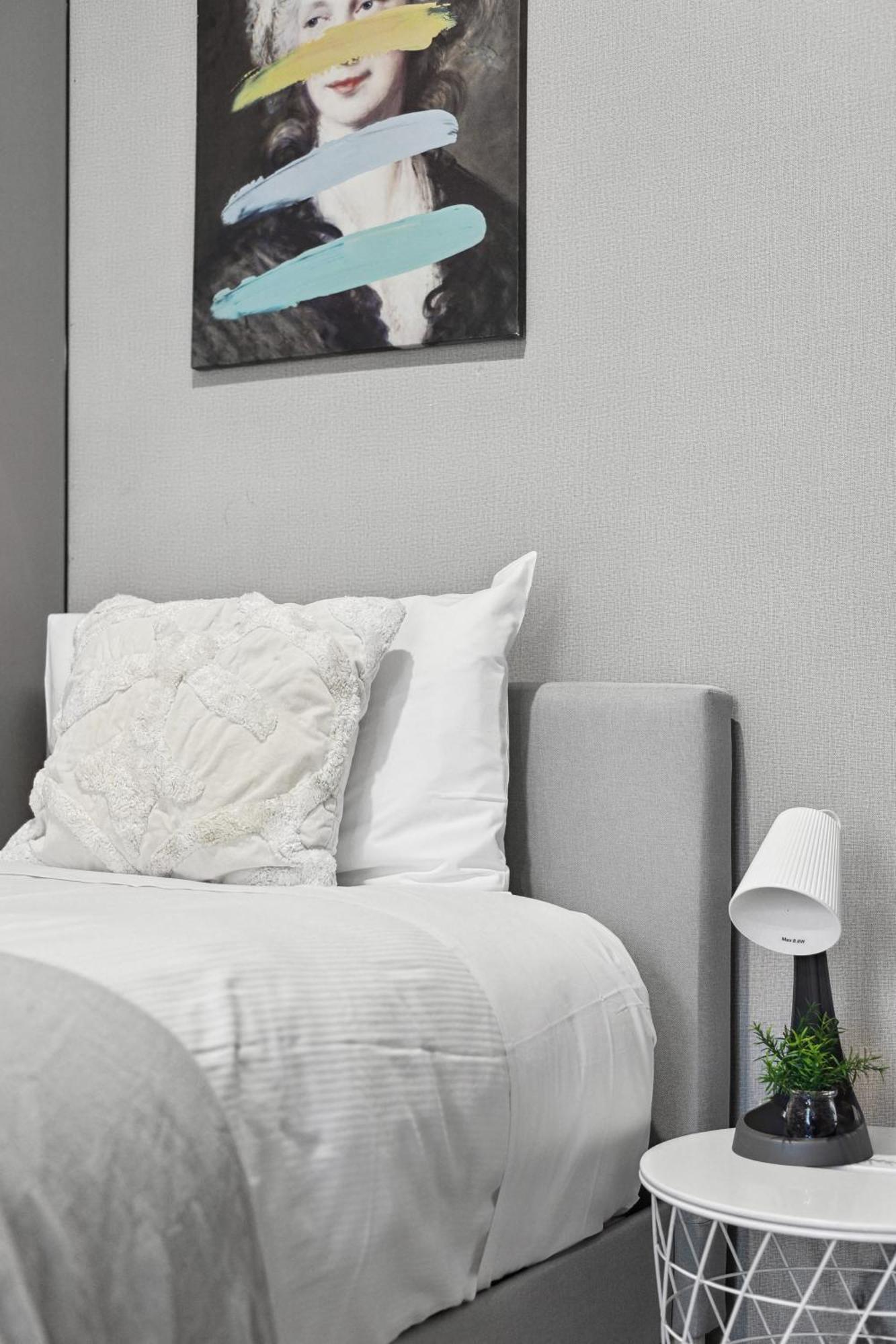 Gasthof Standard Triple - Luxe Spot - Next To - Shared Bathroom *