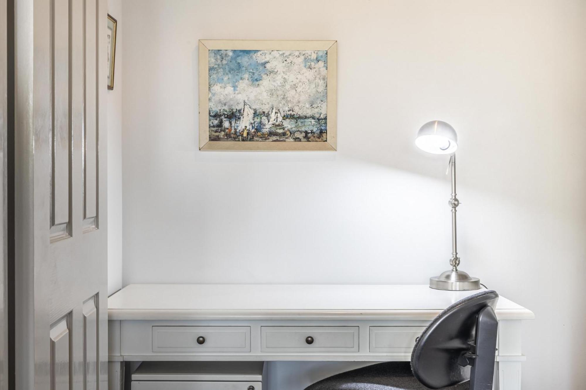 Gorgeous 2-bed Unit Near Riverside Parks Apartment Sydney