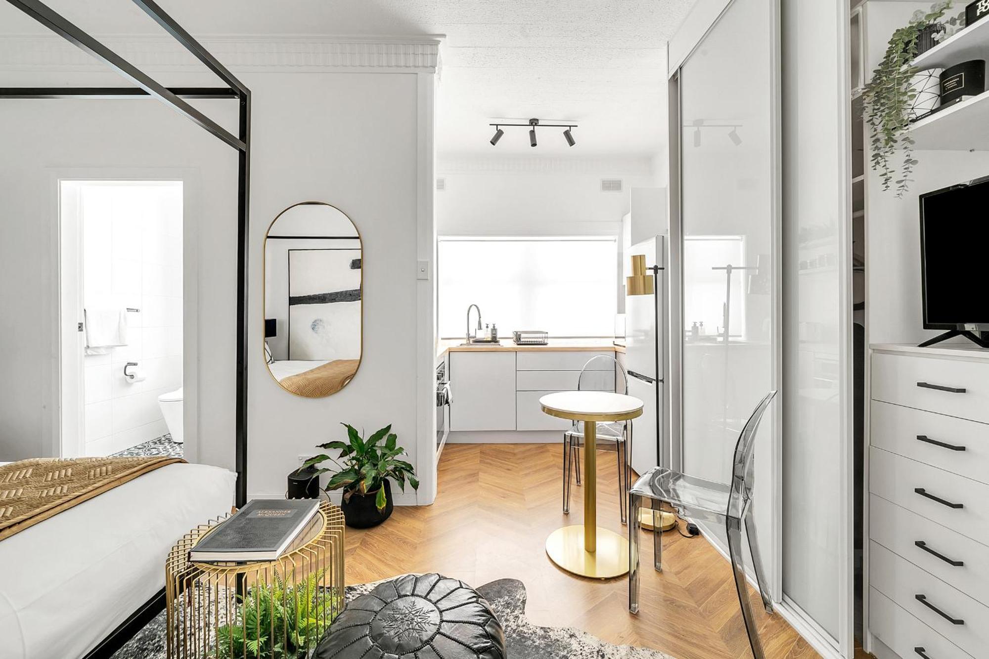 Beachfront Luxury In Bondi Apartment *