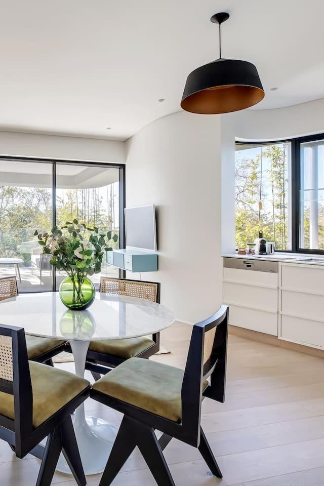 Apartment The Grove - Explore Harbourside Living