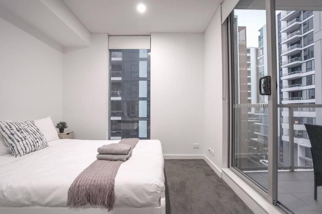 16m Stylish 2 Bedroom Abnb In Mascot, 2 Free Parking Apartment Sydney